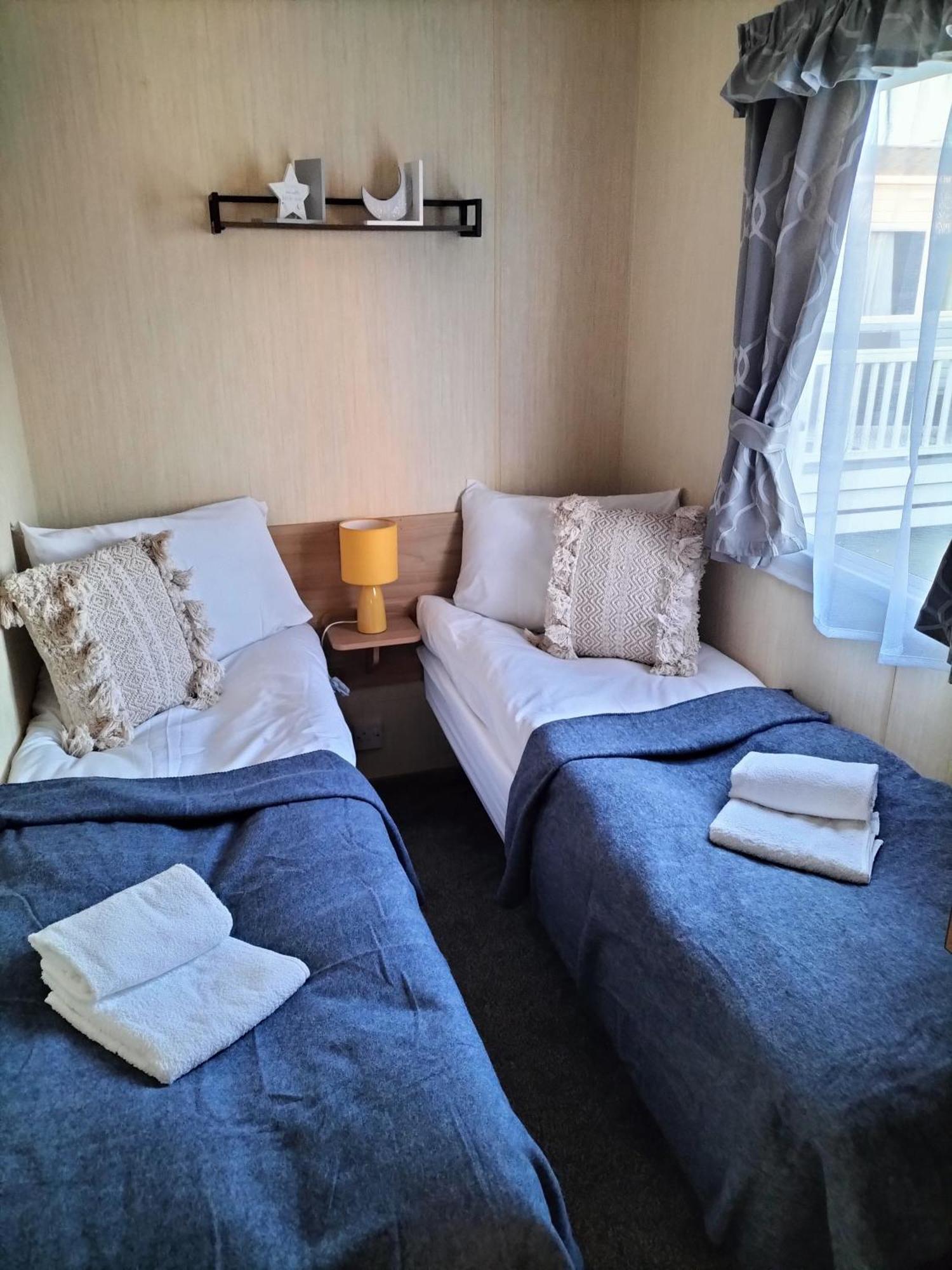 Meliden 3 Bedroom Caravan, Edi Rita, Robin Hood, Pet Friendly מראה חיצוני תמונה